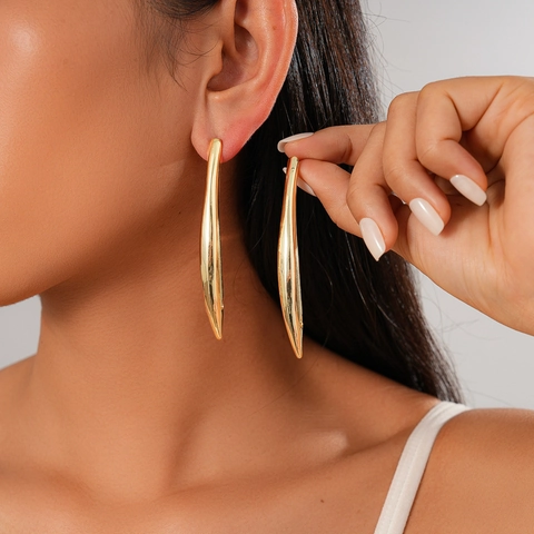 Minimalist Long Curved Drop Earrings Alloy 18K Gold Plated With Silver Earring Post Geometric Polished Mirror Fashion