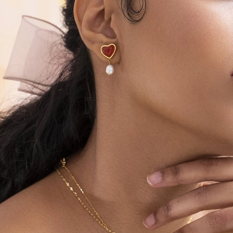 Orecchini Pendenti a Cuore in Acciaio Inossidabile con Perle Artificiali Oro Vintage Elegante Fiocco Gioielli da Donna