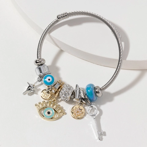 Bracciale Rigido in Acciaio Inossidabile con Charms e Perline Stile Bohemien per Donna Pendente Occhio del Male Cuore Chiave Regolabile