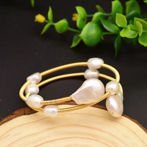 Handgefertigt Barock Süßwasserperle Mehrlagiger Wickelarmreif Minimalistisch Golddraht Legierung Armband Für Damen Schmuck Geschenk