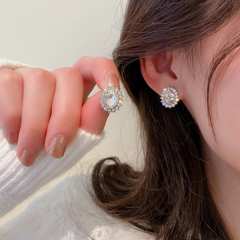 Oval Rhinestone Stud Earrings With Silver Earring Post Alloy Geometric Luxury High-End Vintage Style For Women