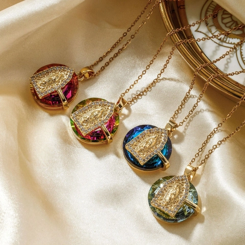 Collana con Ciondolo della Vergine Maria in Acciaio Inossidabile per Donna Placcata in Oro con Zirconia Intarsiata Gioielli Religiosi