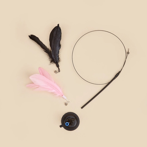 Jouet Canne À Pêche Pour Chat Avec Base À Ventouse Fil D'Acier Élastique Plume Naturelle Cloche Pour Chats D'Intérieur
