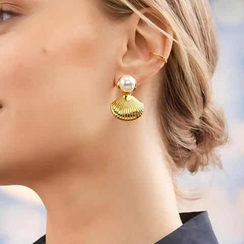 Stile Oceano Collana E Orecchini Conchiglia Acciaio Inossidabile Placcato Oro 18K Con Perla Artificial Gioielli Di Moda Per Donna