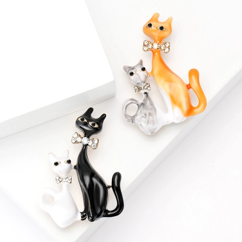 Spilla Due Gatti in Smalto Papillon in Strass Pin Animale per Donna Moda Lega Accessorio Abbigliamento Gioielli Creativi Regalo