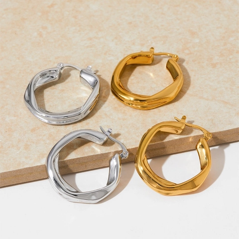 Unregelmäßige Gedrehte Geometrische Creolen Edelstahl Minimalistisch Wasserdicht Hypoallergen Modeaccessoires