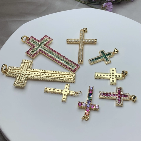 Pendente A Croce Rame Placcato Oro 18K Con Zircone Colorato Accessori Gioielli DIY Stile Religioso Per Creazione Collane Orecchini