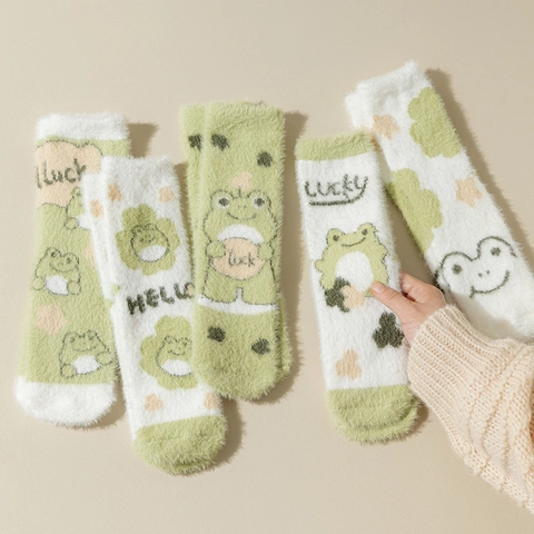 Fuzzy Nerzsamt Bodensocken Damen Verdickte Winter Warme Indoor Haus Schlaf Plüsch Süße Cartoon Frosch Mittelsocken