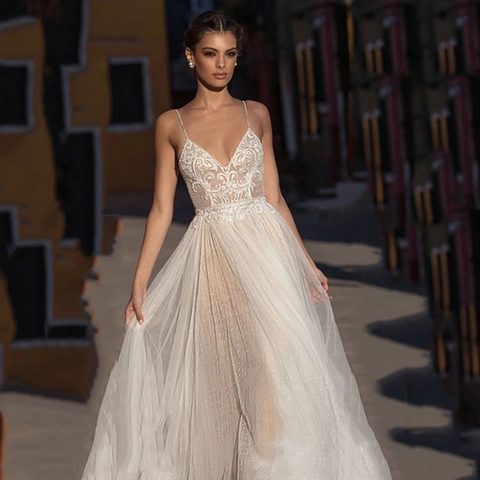 Abito Da Sposa Pizzo Tulle Scollo A V Spalline Sottili Schiena Scoperta Linea A Elegante Sexy Sposa