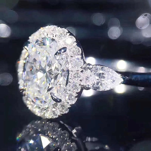 Elegante Anillo Zircón Corte Ovalado Cobre Engaste Halo Piedras Laterales Pera Joyería De Lujo Para Boda De Mujer