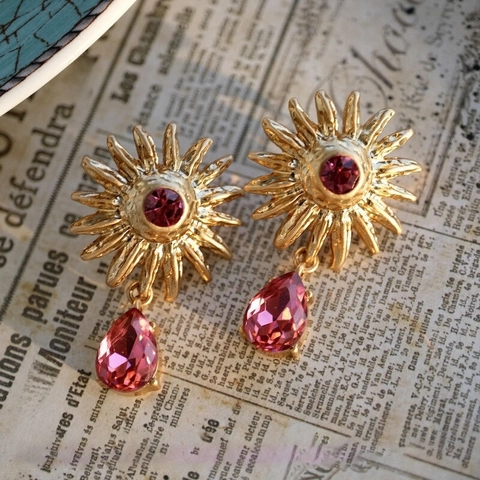 Vintage Copper Sunflower Drop Earrings For Women Pink Rhinestone Inlaid Dangle Earrings Retro Luxurious Jewelry Gift