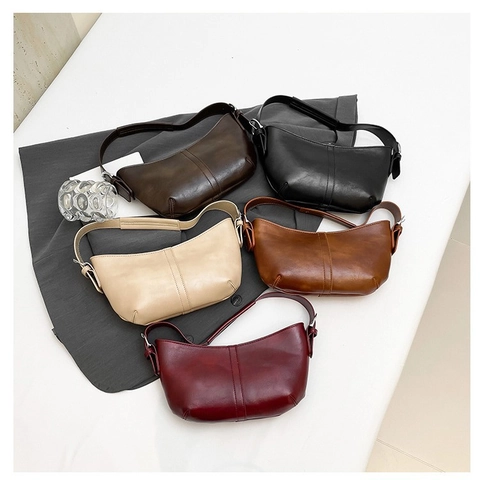 Vintage PU Leather Underarm Shoulder Bag Minimalist Hobo Bag Adjustable Strap Zipper Closure Women Daily Style Purse