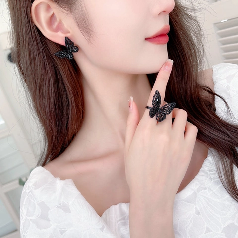 Elegante Set Gioielli Farfalla in Rame per Donna Zirconia Intarsiata Anello Regolabile e Orecchini a Bottone Regalo Moda