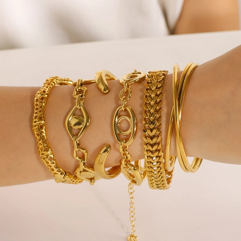 Stainless Steel Bracelet Eye Design Cuban Chain 18K Gold Plated Minimalist Stackable Jewelry Waterproof Hypoallergenic