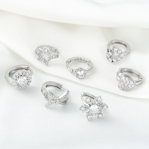 Mode Kupfer Mikro Pave Zirkonia Huggie Ohrringe Herz Stern Schneeflocke Schleife Geometrische Kleine Creolen Damen Schmuck