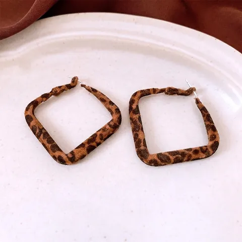 Orecchini A Cerchio Leopardati Con Trama Floccata E Perni In Argento 925 Sterling Gioielli Alla Moda Per Donna
