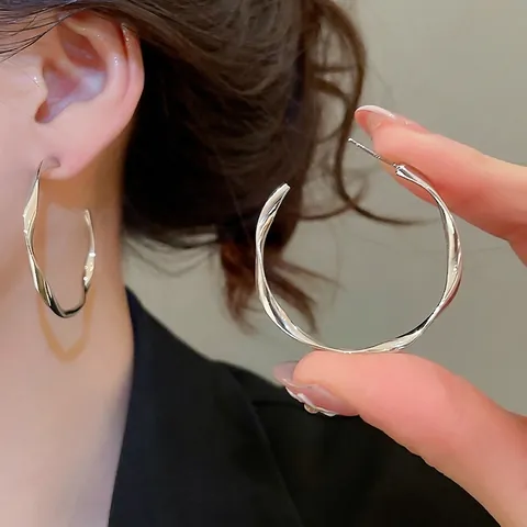 Gedrehte Runde Creolen Mit Silberohrstecker Kupfer Große Geometrische Minimalistische Modeschmuck Für Frauen