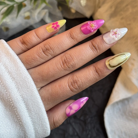 Ongles À Presser Faux Ongles Artificiels Fleur En Relief Feuille D'or Forme Amande Conseils Manucure Pour Femmes