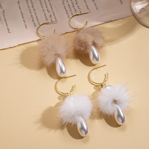 Pendientes Colgantes Retro En Forma De C Con Pompon Perla Artificial De Imitación Diamantes De Imitación Y Poste De Plata De Ley 925