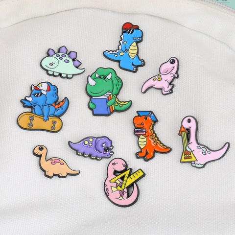 Süße Cartoon Dino Emaille Pin Set Legierung Tier Abzeichen Für Rucksäcke Jacken Hemden Zubehör Neuheit Schmuck Kinder