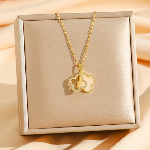 Double Layer Clover Pendant Necklace Stainless Steel Shell Rhinestone Elegant Fashion Neck Jewelry For Women