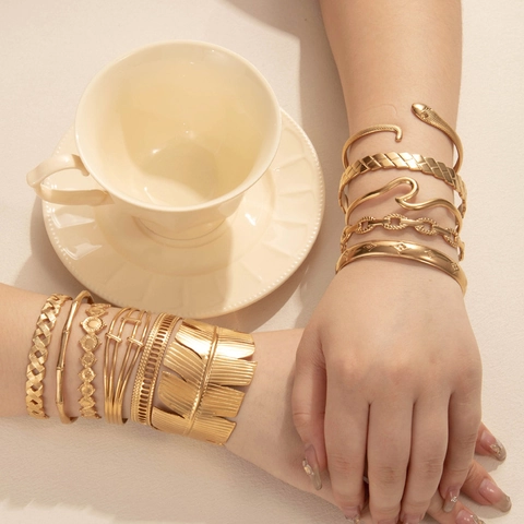 Gold Cuff Bangle Stainless Steel Adjustable Hollow Leaf Heart Snake Minimalist Vintage Jewelry For Women Elegant Accessory