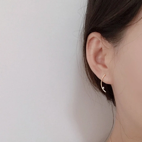Minimalist Irregular Curved Lines Zirconia Stud Earrings For Women Elegant Gold Plated Alloy Geometric Statement Fashion Jewelry