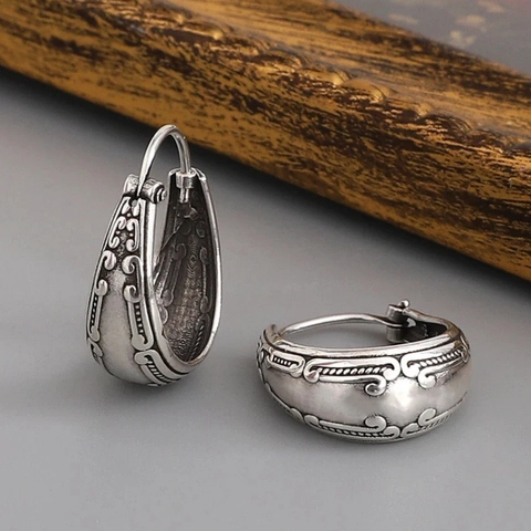Retro Bohemian Hollow Out Carved Hoop Earrings For Women Gypsy Geometric Antique Silver Tone Jewelry With Iron Earring Post