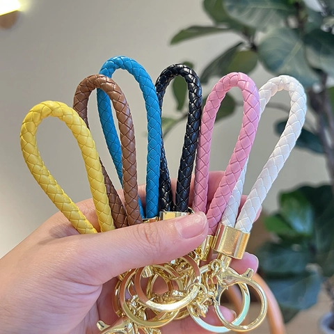 Portachiavi In Pelle PU Intrecciata Cordino Tessuto A Mano Con Chiusura A Moschettone In Metallo Dorato Per Chiavi Auto
