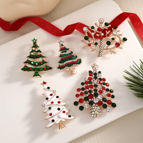 Christmas Brooch Pin Alloy Enamel Rhinestone Santa Snowman Reindeer Tree Holiday Party Decoration Gift Jewelry For Women