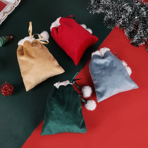 Weihnachtsgeschenkbeutel Samt Kordelzugbeutel Weißer Kunstpelzbesatz Pompon Anhänger Feiertagsfeier Bevorzugung Wiederverwendbar