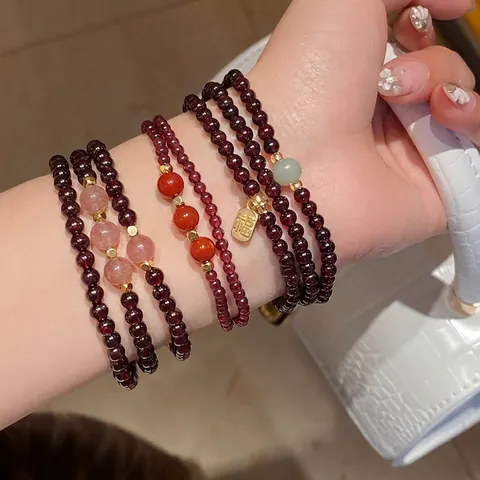 Layered Βραχιόλι Με Γρανάτη Και Κρύσταλλο Φράουλας Με Χάλκινο Επιχρυσωμένο Μενταγιόν Fu Κομψό Για Γυναίκες