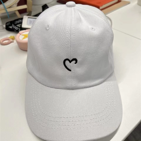 Cotton Baseball Cap Heart Embroidery Adjustable Strap Curved Brim Outdoor Sunshade Casual Hat For Men Women
