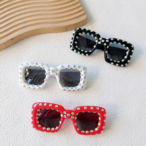 Lunettes De Soleil Enfants Carrées Monture PC Strass Colorés Protection UV400 Mode Fête Étincelantes Pour Filles Tout-Petits