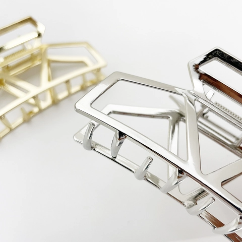 Geometric Hollow Alloy Hair Claw Clip Large Square Non-slip Metal Hair Clamp Fashion Styling For Women