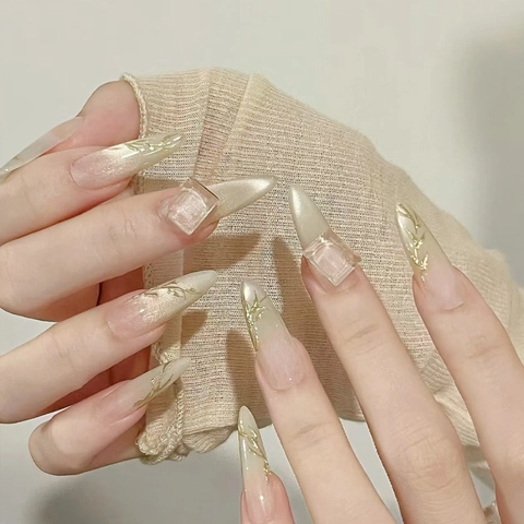 Faux Ongles Long Stiletto Cat Eye Brillant Feuille Or Veines 3D Transparent Cube Décor Nude Dégradé Elégant Pour Femmes