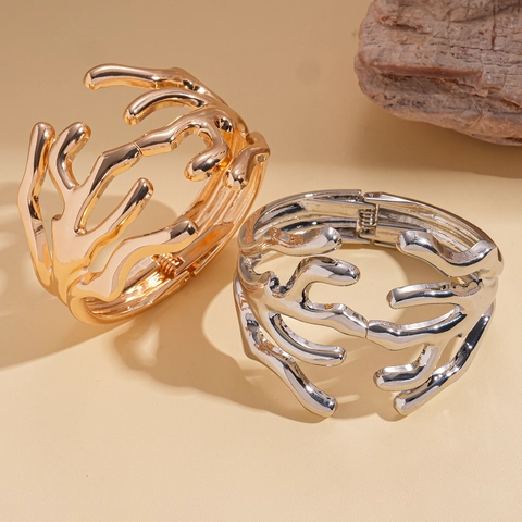 Onregelmatige Gesmolten Geometrische Legering Armband Hoogglans Metaal Koraal Stijl Sieraden Voor Vrouwen