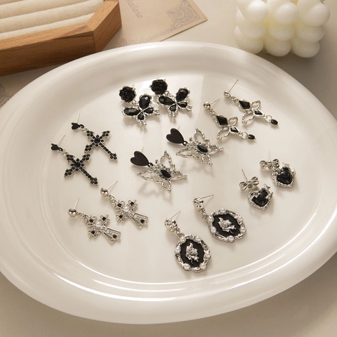 Goth Zwarte Hart Vlinder Kruis Kunstparel Oorbellen Verzilverde Legering Punk Dark Y2K Sieraden Voor Vrouwen