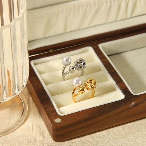 Vintage Französischer Stil Künstliche Perle Offener Ring Für Damen Minimalistischer Vergoldeter Edelstahl Unregelmäßige Lava Textur Verstellbar