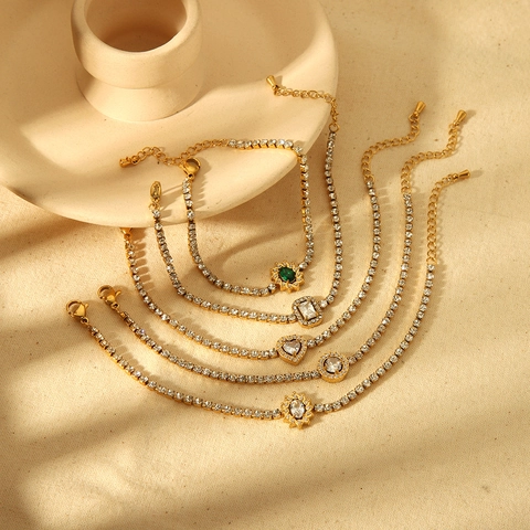 Elegante Bracciale Da Donna In Acciaio Inossidabile Placcato Oro 18K Con Zirconia Cubica Geometrica Cuore Quadrato Lusso
