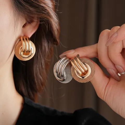 Retro Klobige Hohl Runde Gewebte Mesh Ohrringe Für Frauen Modischer Geometrischer Eisen Schmuck Mit Silbernem Ohrstecker