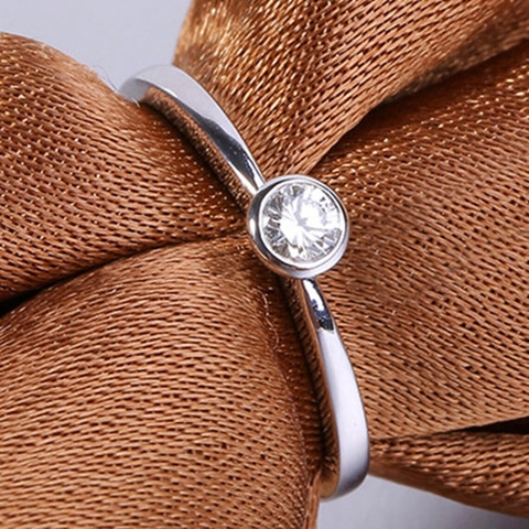 Minimalist Solitaire Ring For Women Round Cut Zircon Bezel Setting Copper Platinum Plated Modern Simple Jewelry Gift