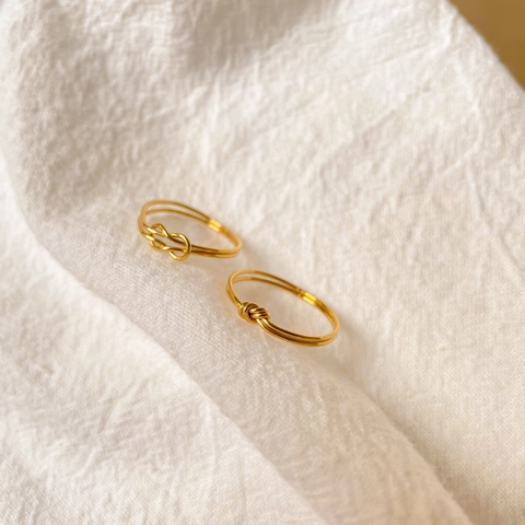 Minimalistischer Stapelbarer Ring Vergoldeter Edelstahl Geknotetes Dünnes Band Schmuck Für Damen