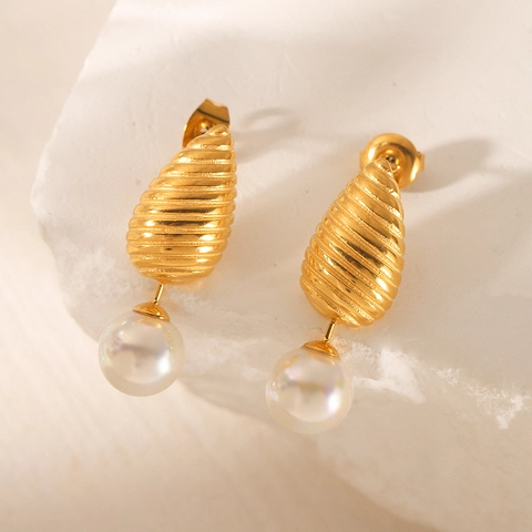Pendientes De Gota Para Mujer De Acero Inoxidable Chapados En Oro De 18 Quilates Con Textura Roscada En Forma De Lágrima Y Perla Artificial Blanca