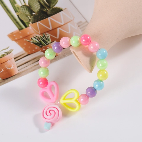 Buntes Künstliche Perlenarmband Kunststoffharz Comic Anhänger Süße Blume Frucht Herz Schmuck Geschenk Für Kleine Mädchen Partys