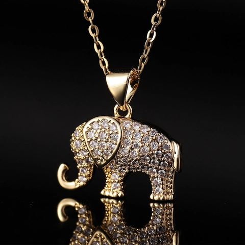 Collana con Ciondolo a Elefante in Rame di Lusso Leggero Catena per Clavicola con Zirconia Intarsiata a Forma di Animale Oro