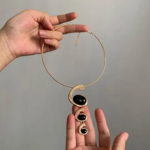 Onregelmatige Geometrische Spiraal Choker Ketting Legering Met Hars Ovale Inlay Vintage Avant-Garde Sieraden Voor Vrouwen