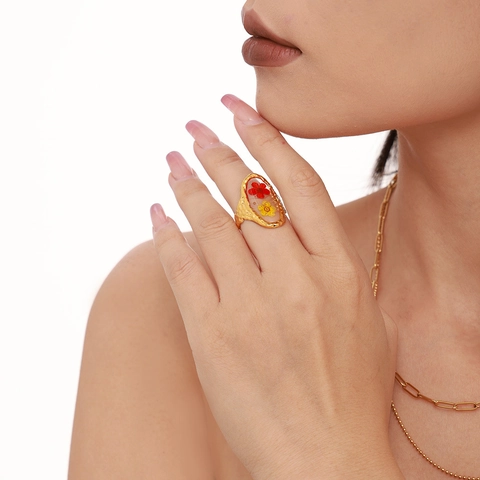 Stainless Steel Ring With Real Dried Flowers In Resin Oval Vintage Hammered Gold Plated Finger Jewelry For Women