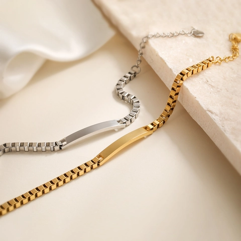 Bracelet Plaque d'Identité Minimaliste en Acier Inoxydable pour Femme Plaqué Or 18K Punk Géométrique Chaîne Ajustable