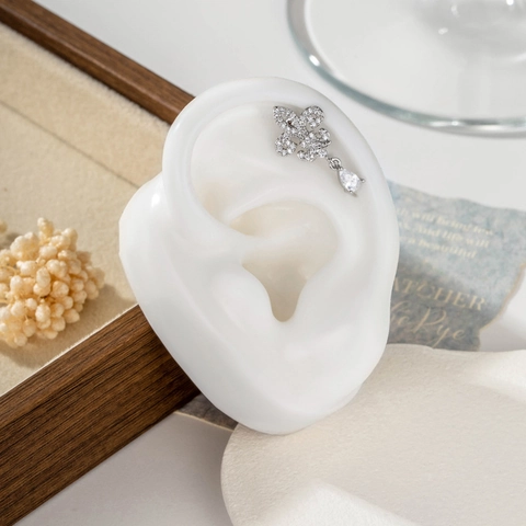 Retro Fleur-De-Lis Waterdruppel Zirkoon Oorkraakbeen Stud Frans Elegant Micro Pave Piercing Sieraden Met Schroefsluiting